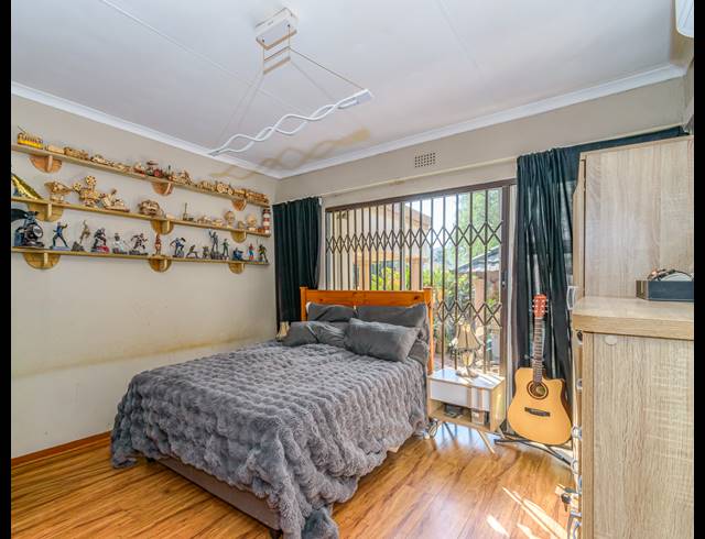 4 BEDROOM HOUSE FOR SALE IN WELTEVREDEN PARK